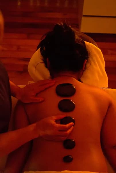 Masaje en pareja Dúo Akane Signature en sala compartida